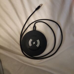 Black Wireless Charger with Cable
